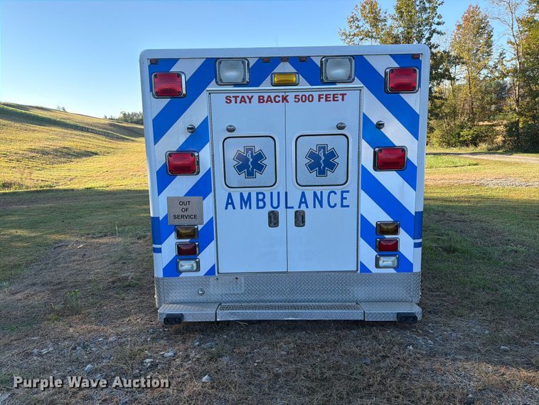 image for item DT2968 2009 Ford F450 ambulance