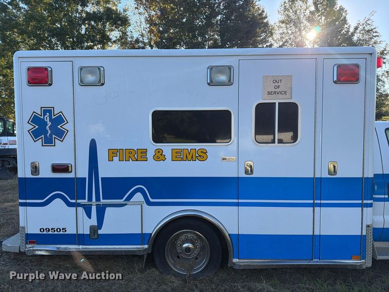 image for item DT2968 2009 Ford F450 ambulance