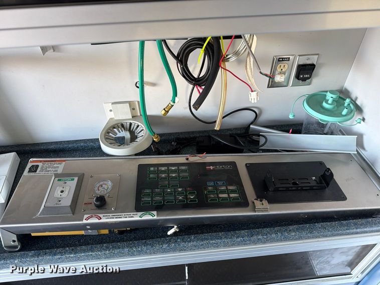 image for item DT2968 2009 Ford F450 ambulance