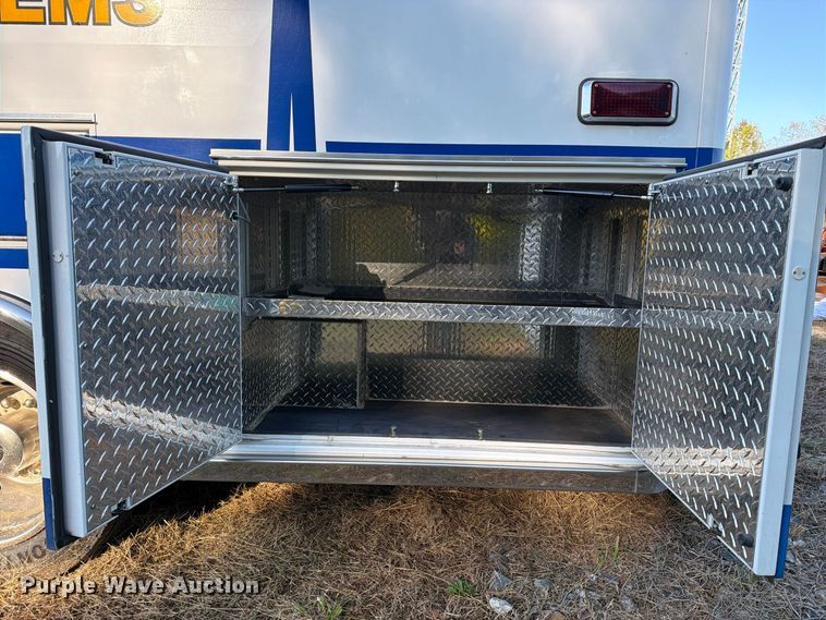 image for item DT2968 2009 Ford F450 ambulance