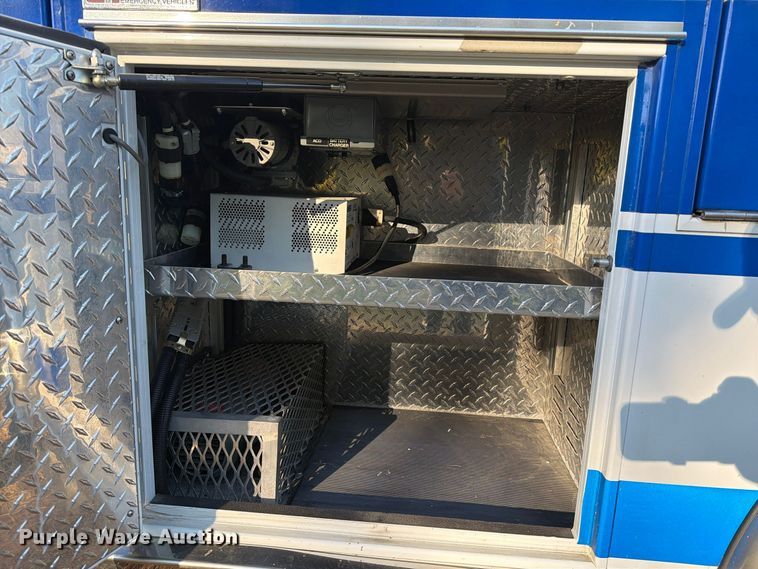 image for item DT2968 2009 Ford F450 ambulance