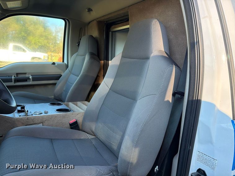 image for item DT2968 2009 Ford F450 ambulance