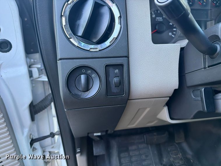 image for item DT2968 2009 Ford F450 ambulance
