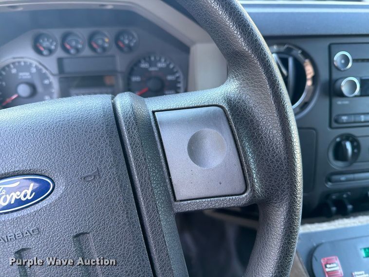 image for item DT2968 2009 Ford F450 ambulance