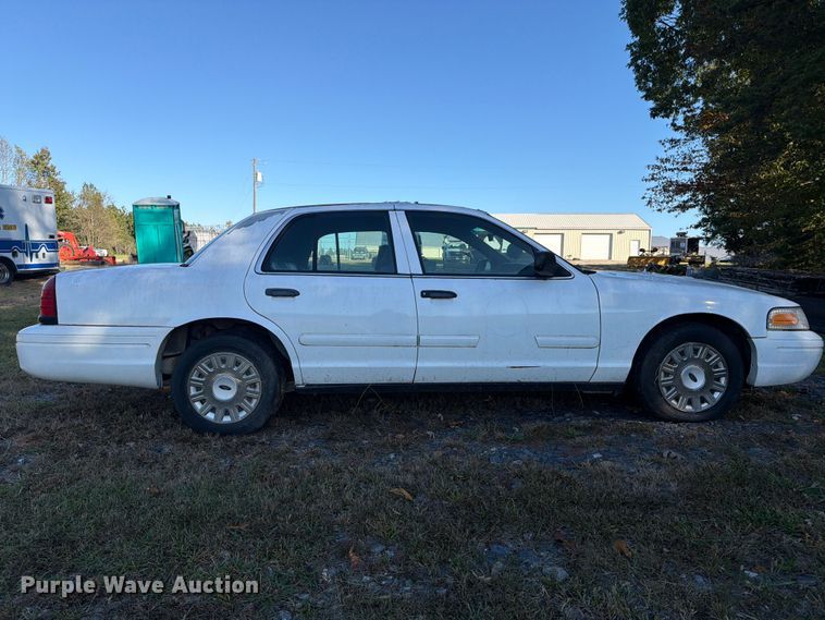 image for item DT2969 2003 Ford Crown Victoria Police Interceptor 