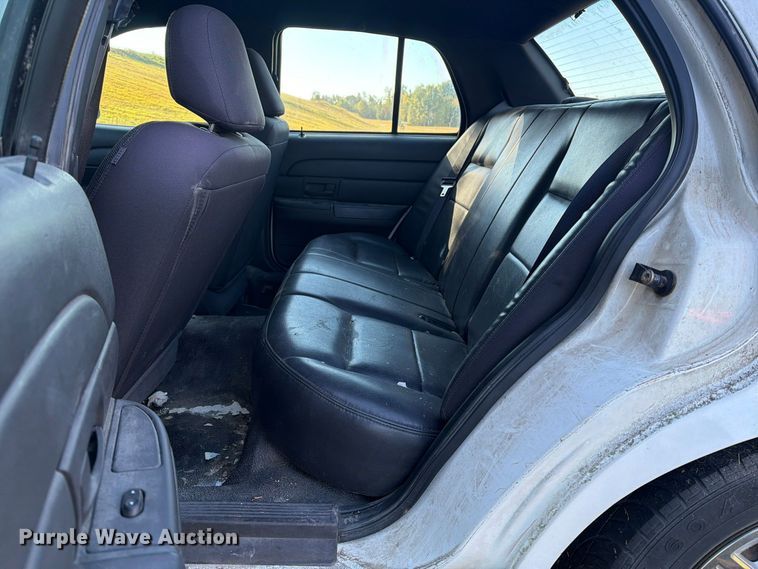 image for item DT2969 2003 Ford Crown Victoria Police Interceptor 
