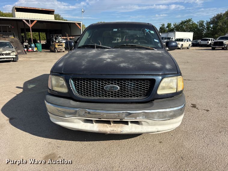 image for item ES8312 2003 Ford F150 Crew Cab pickup truck