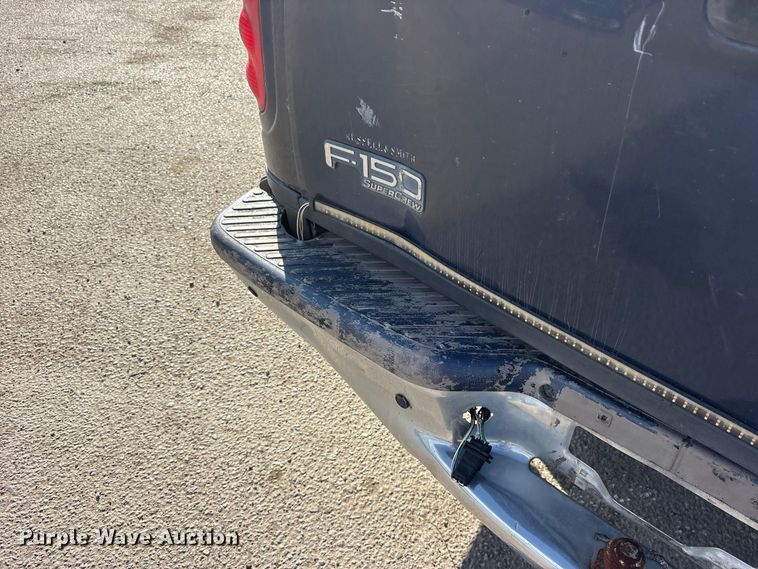 image for item ES8312 2003 Ford F150 Crew Cab pickup truck