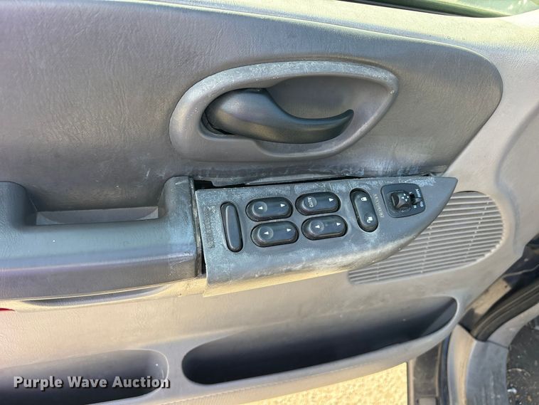 image for item ES8312 2003 Ford F150 Crew Cab pickup truck