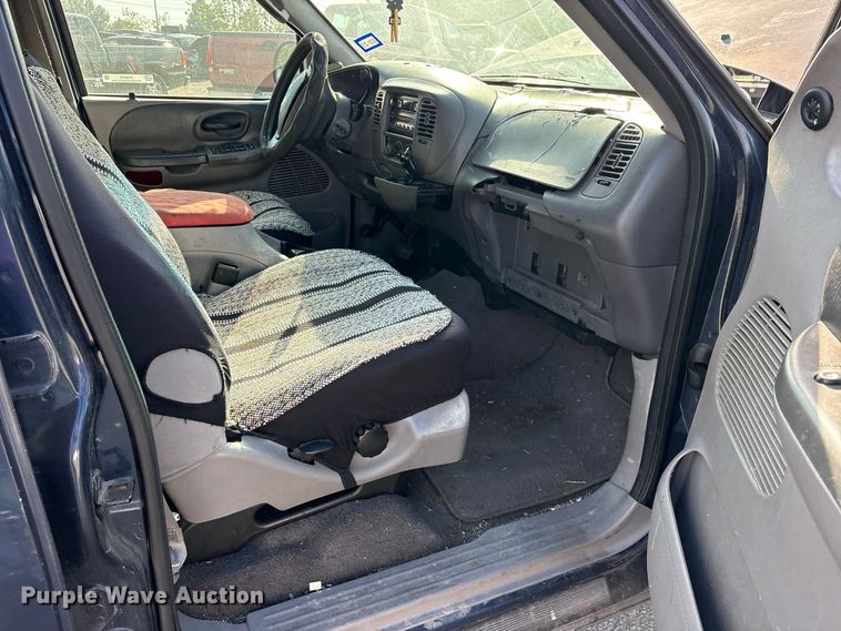 image for item ES8312 2003 Ford F150 Crew Cab pickup truck