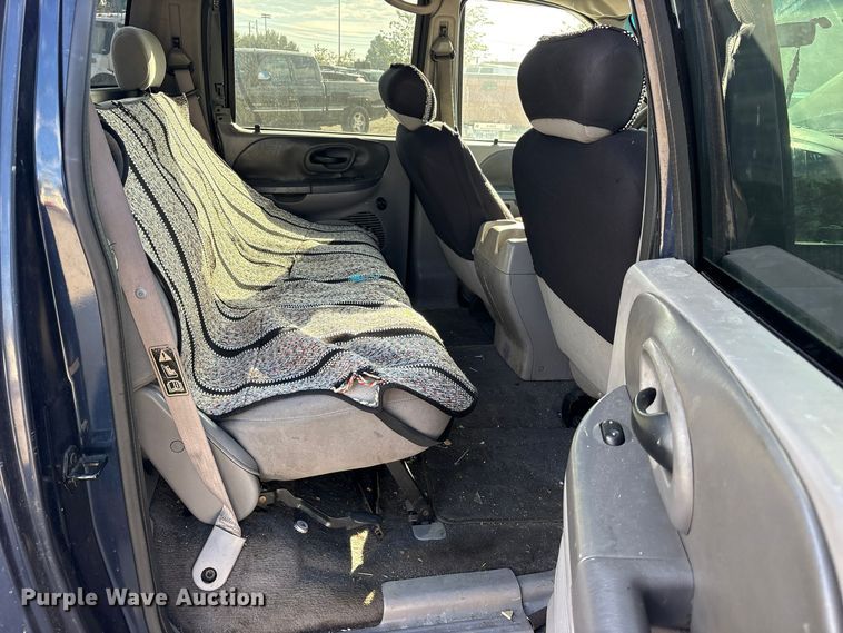 image for item ES8312 2003 Ford F150 Crew Cab pickup truck