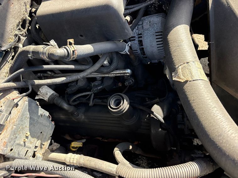 image for item ES8312 2003 Ford F150 Crew Cab pickup truck