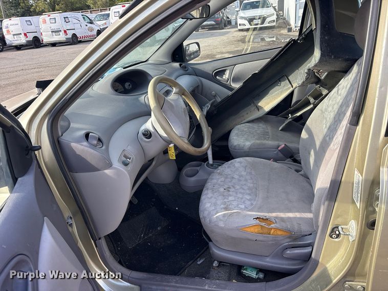 image for item ES8313 2000 Toyota Echo 