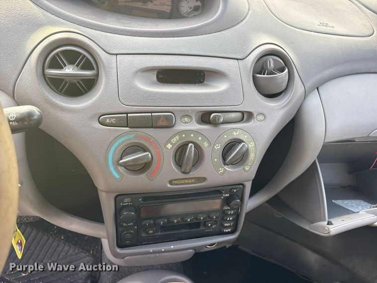 image for item ES8313 2000 Toyota Echo 