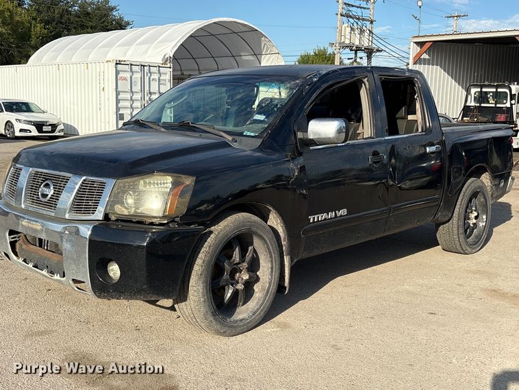 image for item ES8314 2005 Nissan Titan Crew Cab pickup truck