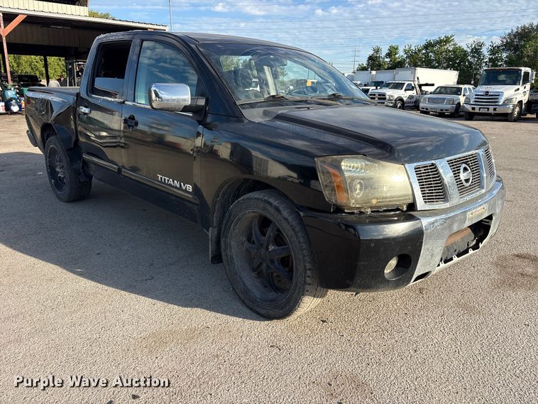 image for item ES8314 2005 Nissan Titan Crew Cab pickup truck