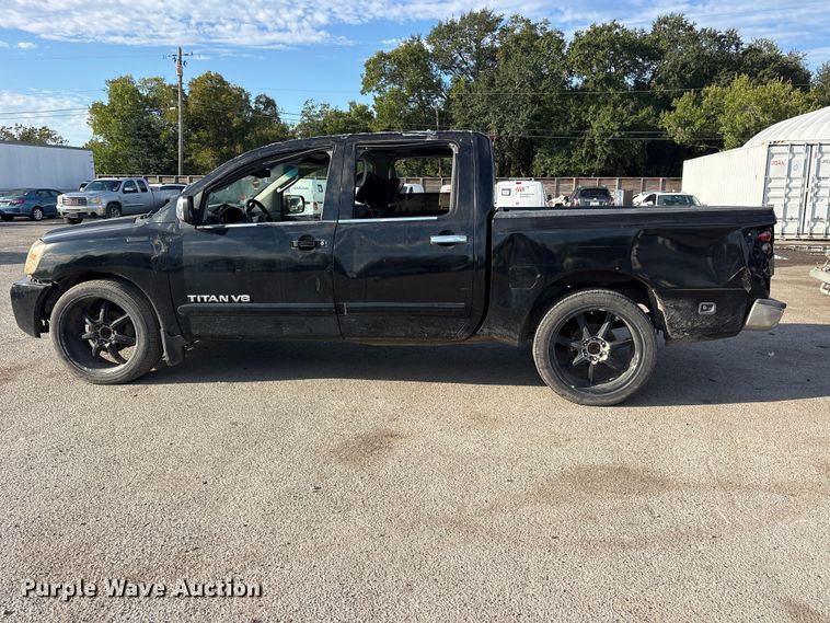 image for item ES8314 2005 Nissan Titan Crew Cab pickup truck