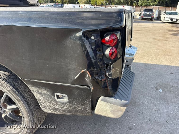 image for item ES8314 2005 Nissan Titan Crew Cab pickup truck