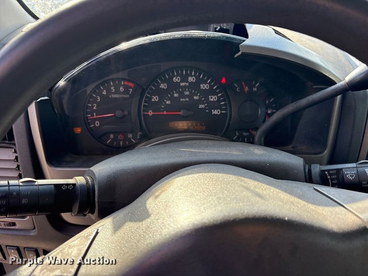 image for item ES8314 2005 Nissan Titan Crew Cab pickup truck