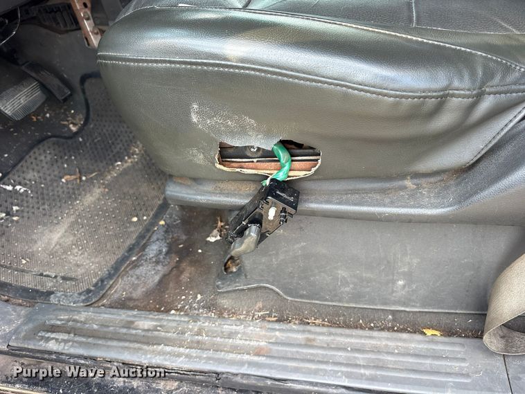 image for item ES8314 2005 Nissan Titan Crew Cab pickup truck