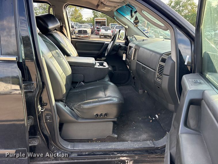 image for item ES8314 2005 Nissan Titan Crew Cab pickup truck