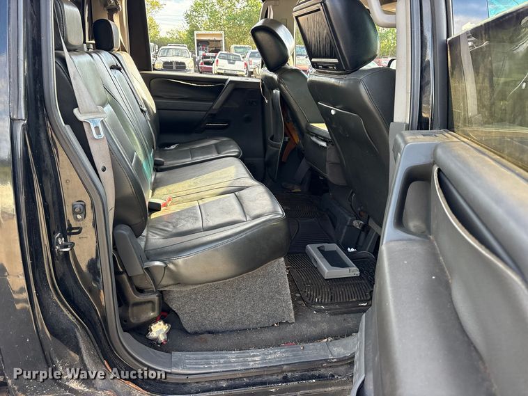image for item ES8314 2005 Nissan Titan Crew Cab pickup truck