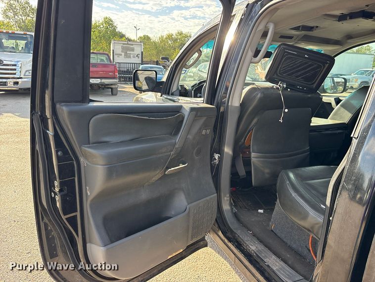 image for item ES8314 2005 Nissan Titan Crew Cab pickup truck
