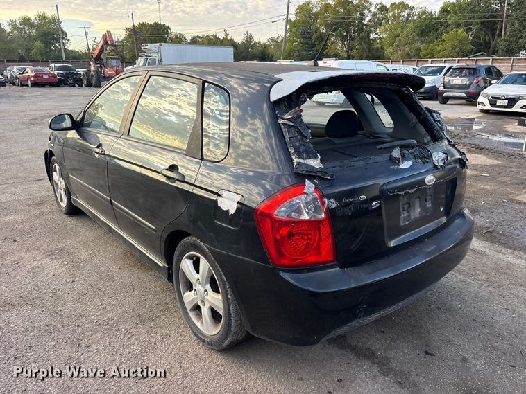 image for item ES8315 2007 KIA Spectra Hatchback. 