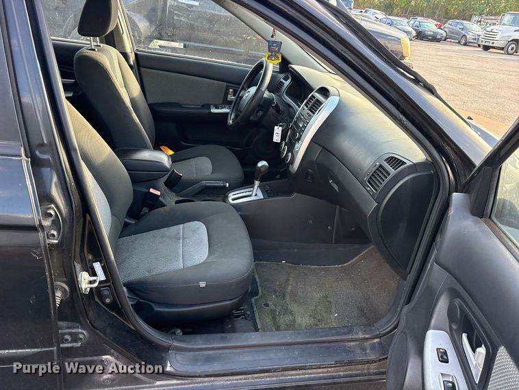 image for item ES8315 2007 KIA Spectra Hatchback. 
