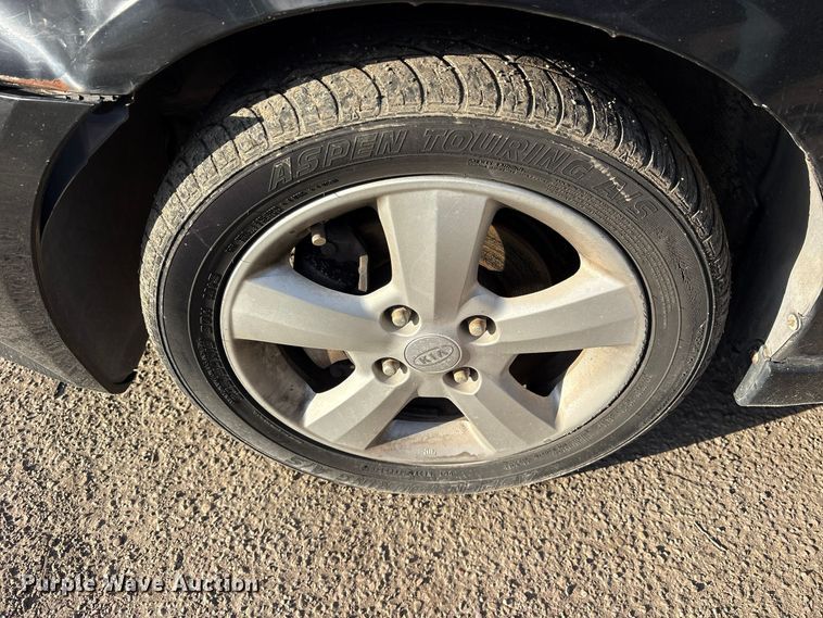 image for item ES8315 2007 KIA Spectra Hatchback. 