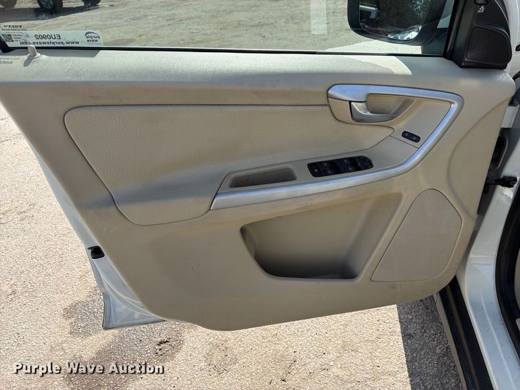 image for item EU0902 2011 Volvo XC60 SUV