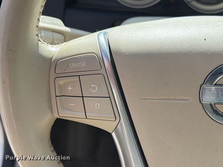image for item EU0902 2011 Volvo XC60 SUV