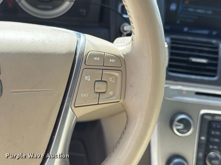 image for item EU0902 2011 Volvo XC60 SUV