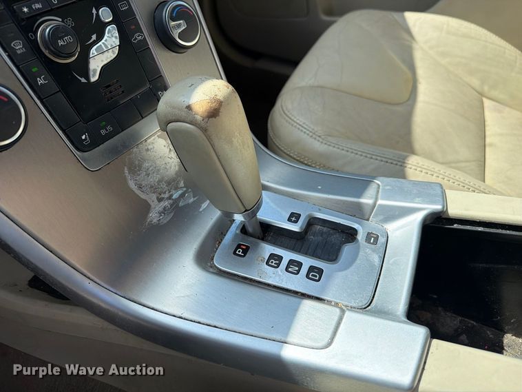 image for item EU0902 2011 Volvo XC60 SUV