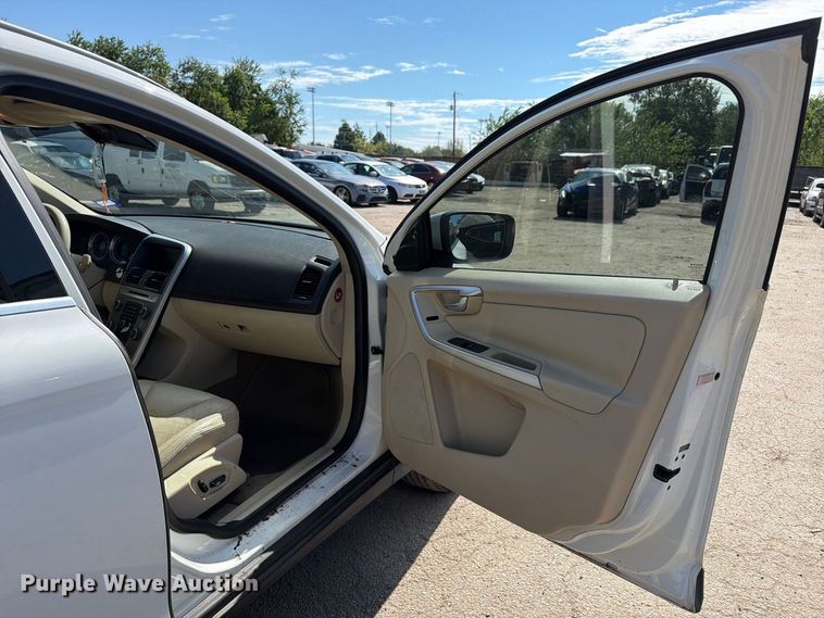 image for item EU0902 2011 Volvo XC60 SUV