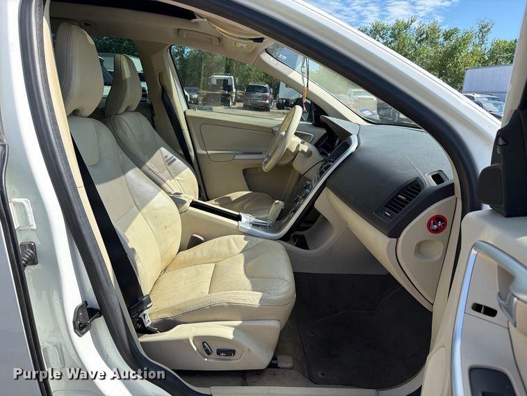 image for item EU0902 2011 Volvo XC60 SUV