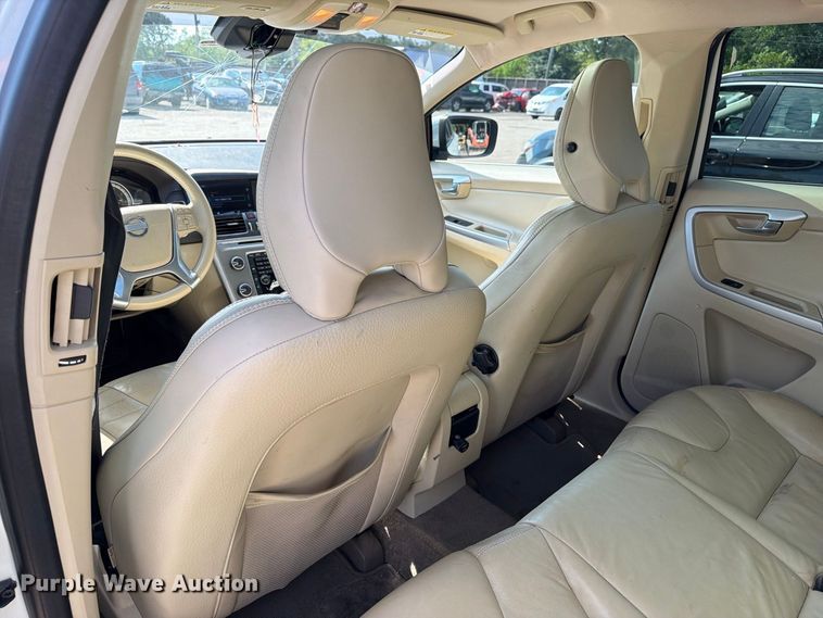 image for item EU0902 2011 Volvo XC60 SUV