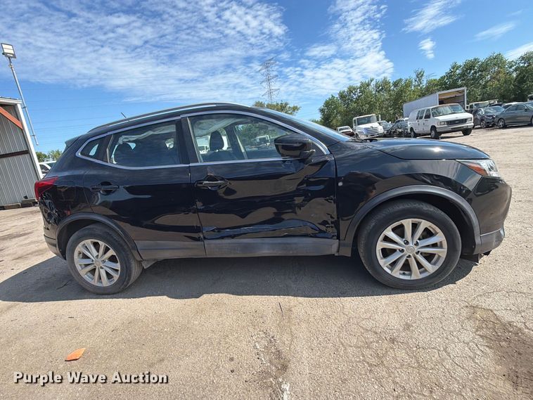 image for item EU0903 2017 Nissan Rogue Sport SUV