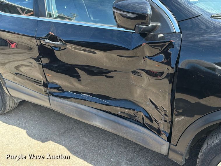image for item EU0903 2017 Nissan Rogue Sport SUV