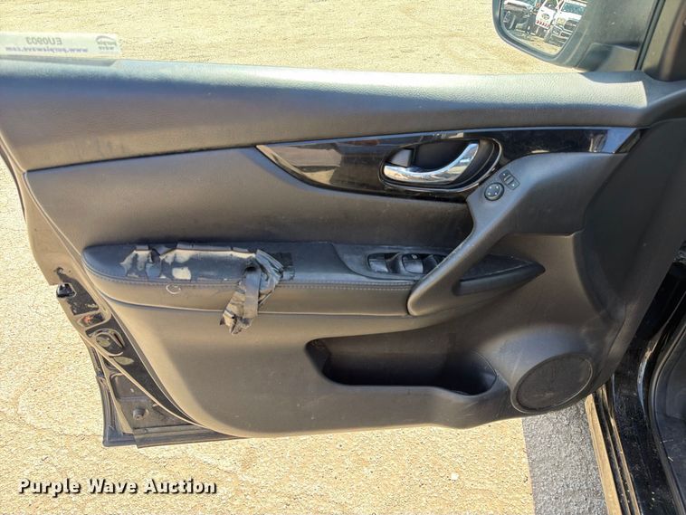 image for item EU0903 2017 Nissan Rogue Sport SUV