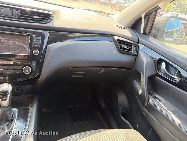 image for item EU0903 2017 Nissan Rogue Sport SUV
