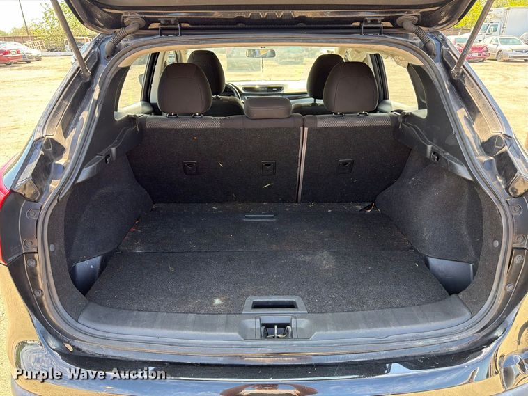 image for item EU0903 2017 Nissan Rogue Sport SUV