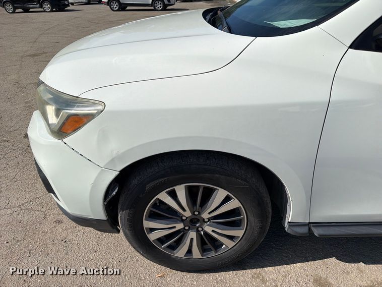 image for item EU0907 2018 Nissan Pathfinder SUV