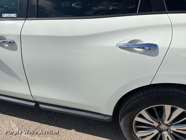 image for item EU0907 2018 Nissan Pathfinder SUV
