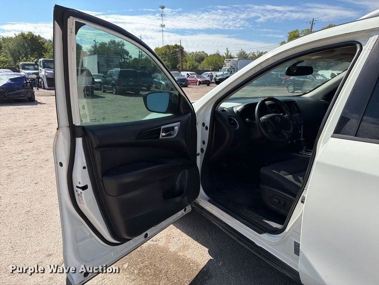 image for item EU0907 2018 Nissan Pathfinder SUV