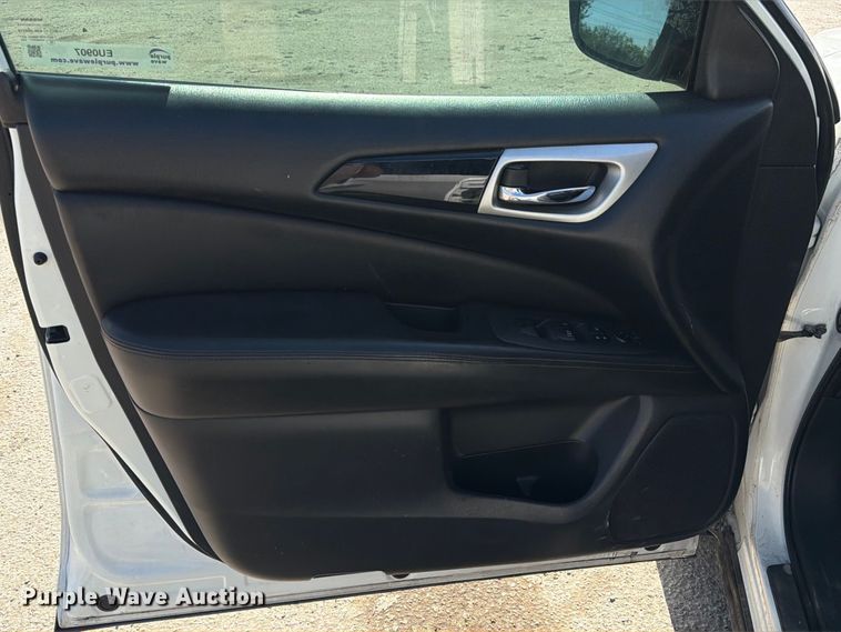 image for item EU0907 2018 Nissan Pathfinder SUV