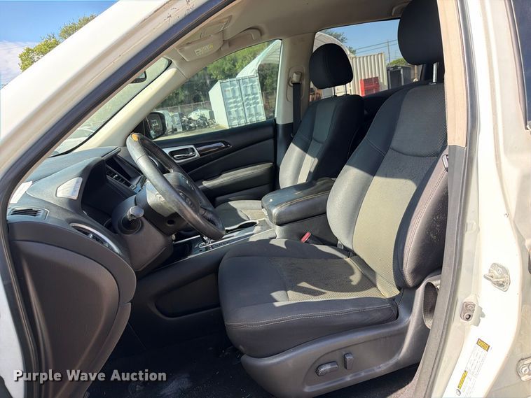 image for item EU0907 2018 Nissan Pathfinder SUV