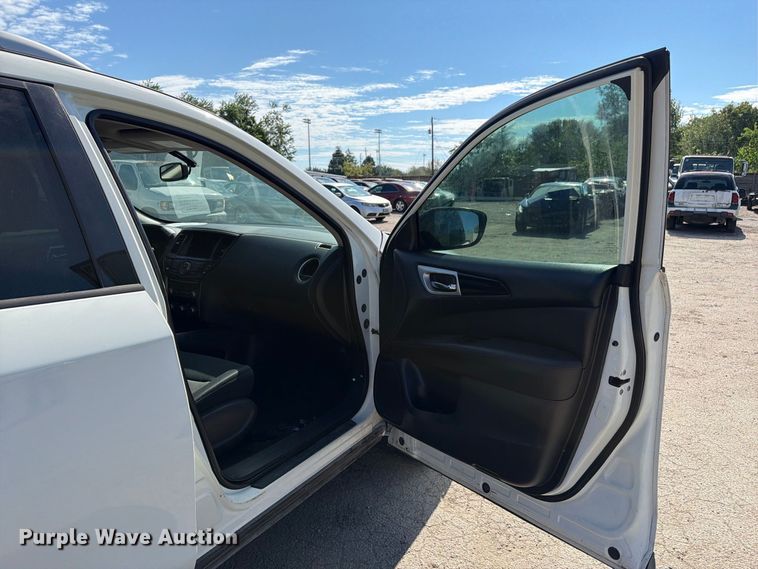 image for item EU0907 2018 Nissan Pathfinder SUV