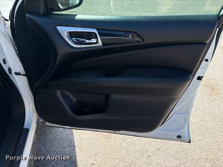 image for item EU0907 2018 Nissan Pathfinder SUV