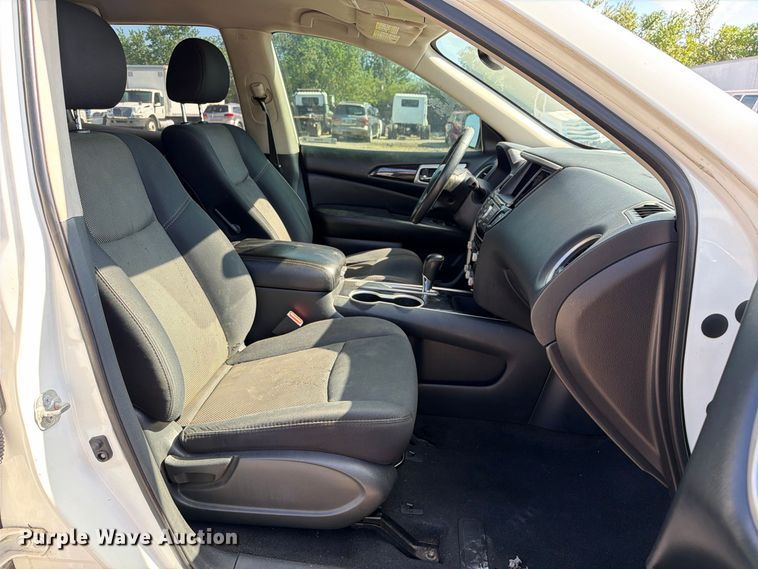image for item EU0907 2018 Nissan Pathfinder SUV
